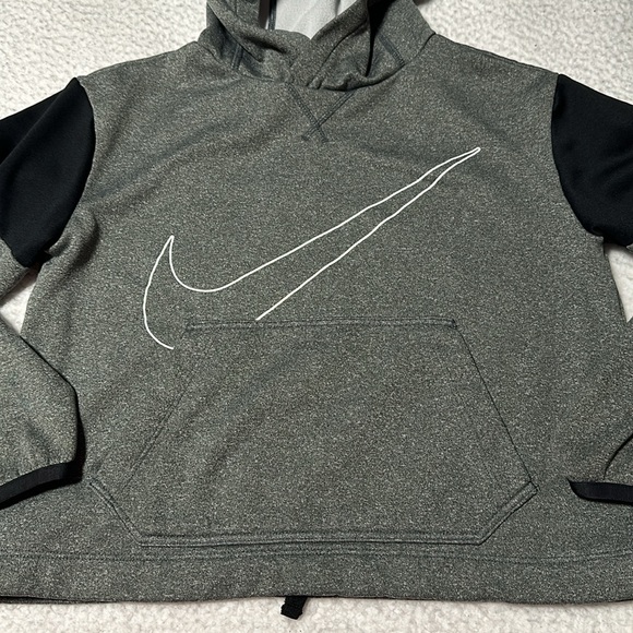 Nike Girls Dri-Fit Cropped Hoodie with Drawstring Bottom, EUC, Size Medium - Picture 4 of 9